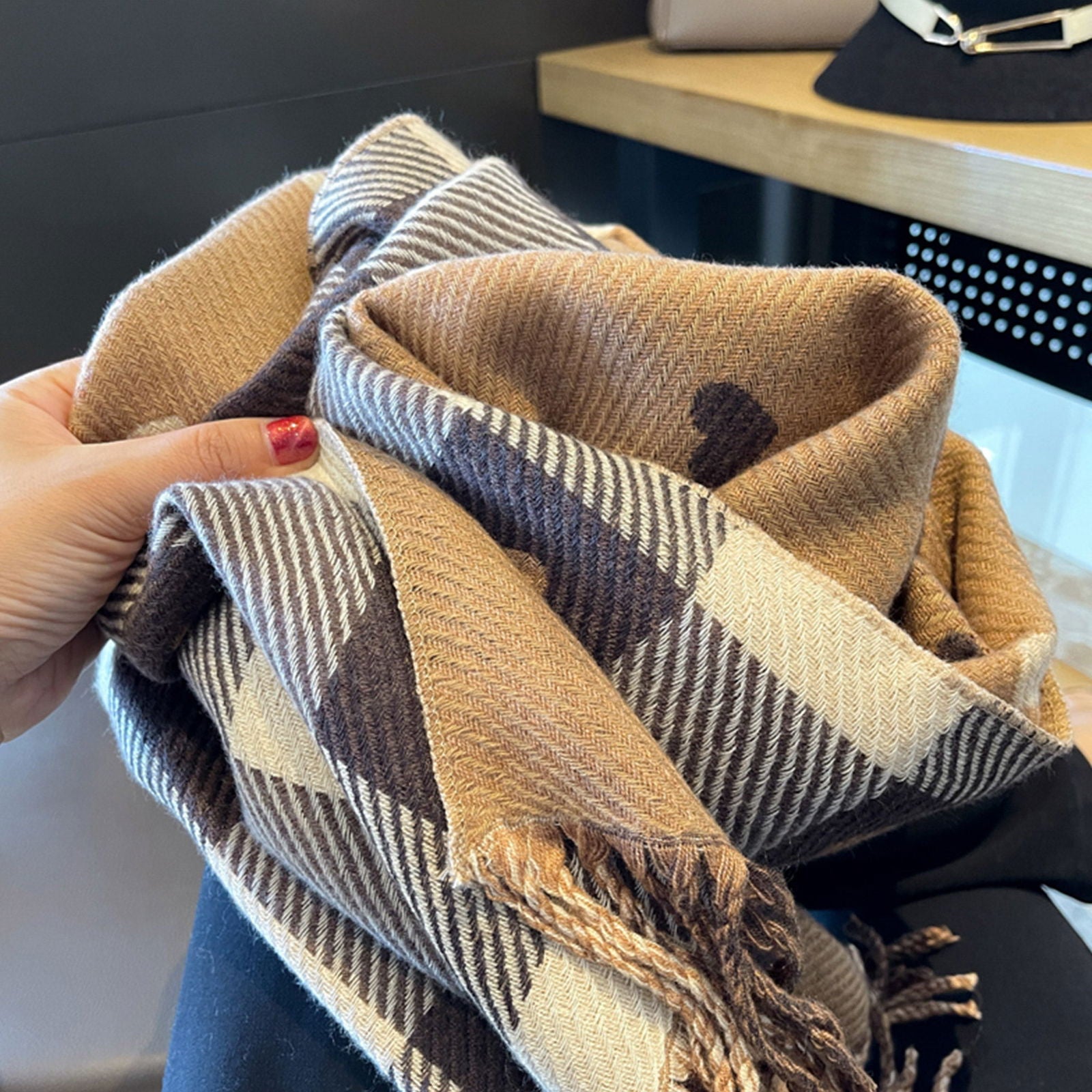 Szal AVION beżowy HAGNE